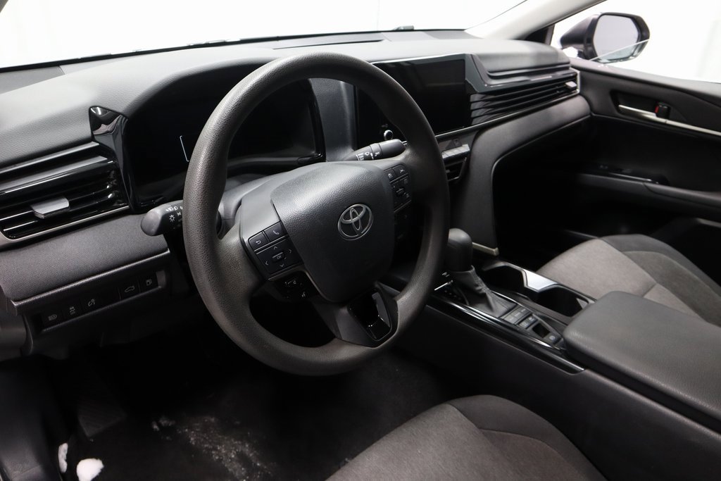 Used 2025 Toyota Camry LE image 24