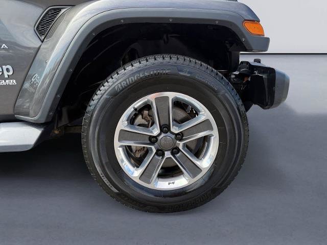 Used 2018 Jeep Wrangler Unlimited Sahara AWD/4WD image 9