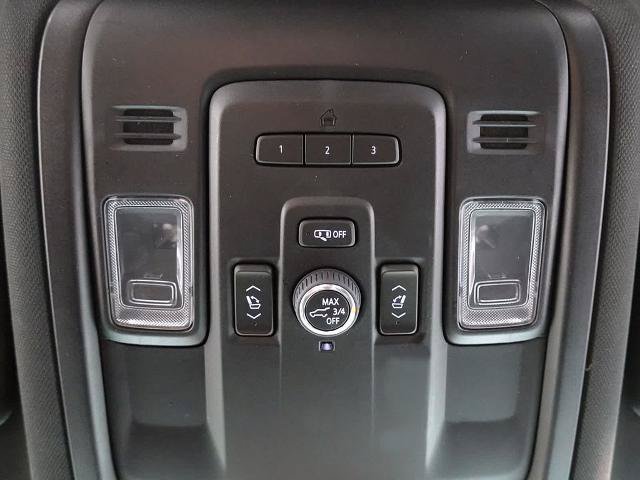 Used 2022 Chevrolet Suburban Z71 w/ Luxury Package AWD/4WD image 26