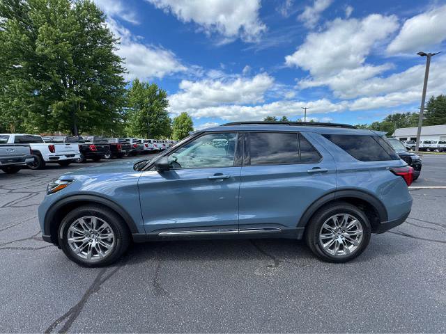 Certified 2025 Ford Explorer Active w/ Active Comfort Package AWD/4WD image 2