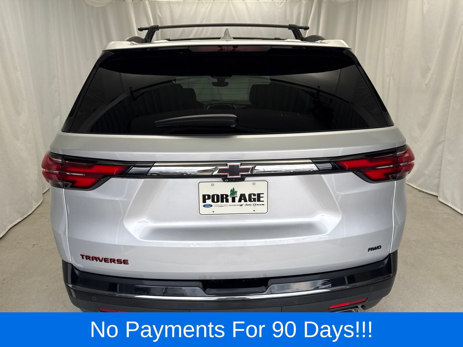 Used 2022 Chevrolet Traverse Premier w/ Redline Edition AWD/4WD image 3