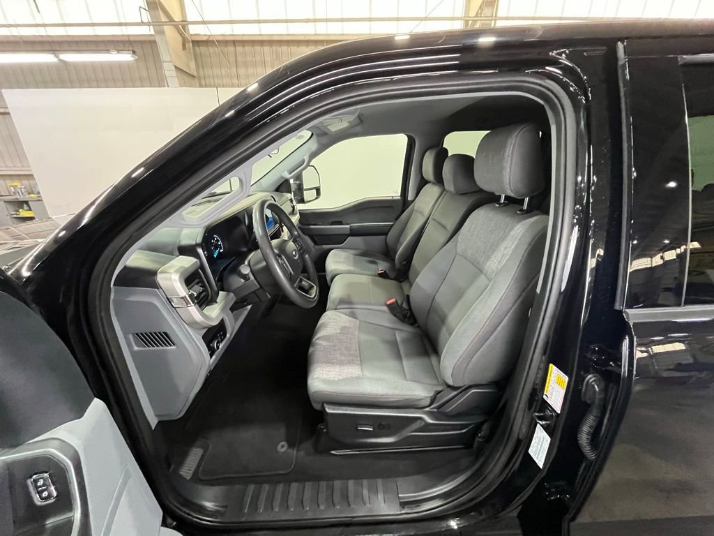 Certified 2025 Ford F250 XLT w/ FX4 Off-Road Package image 18
