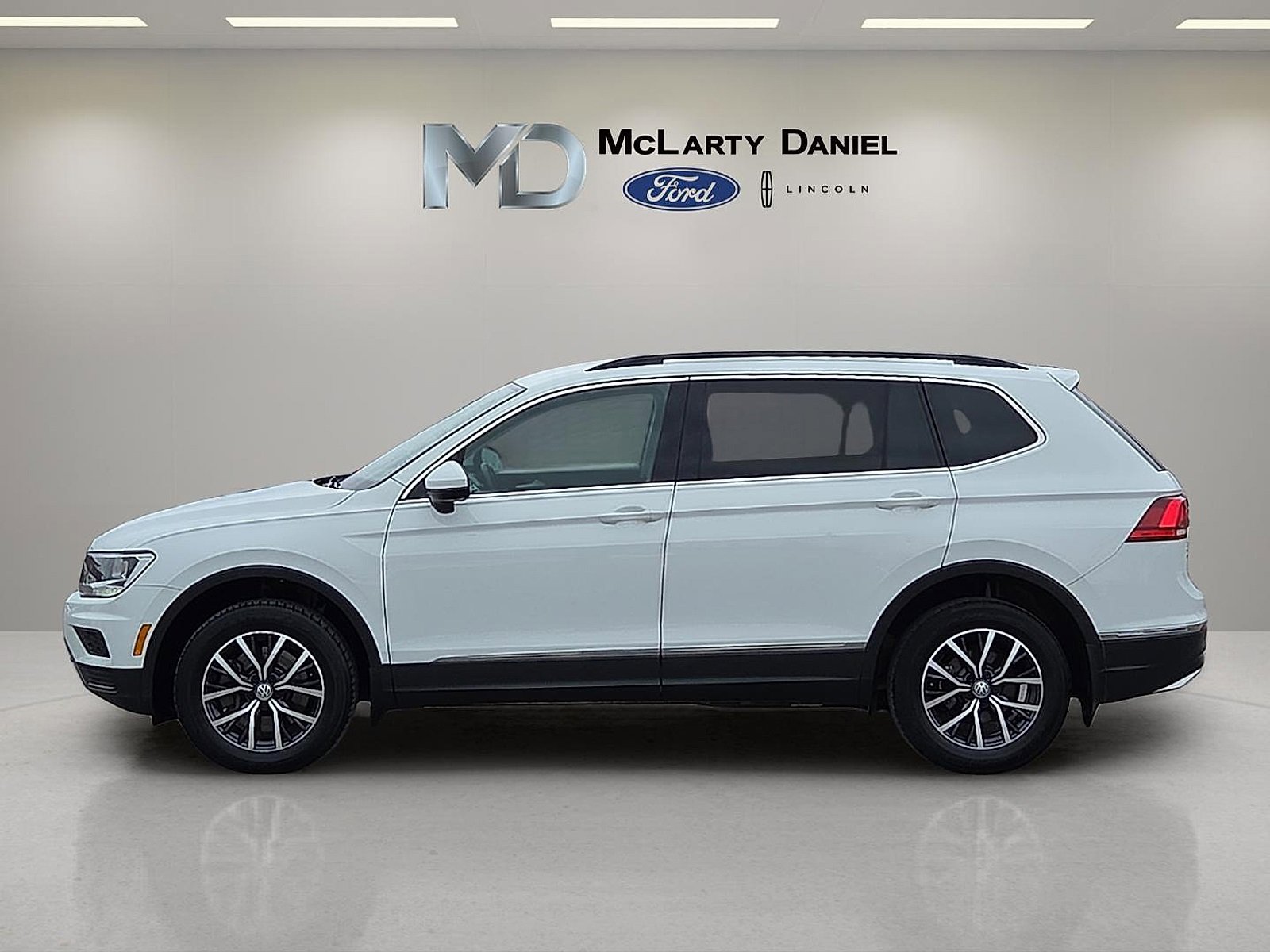 Used 2020 Volkswagen Tiguan SE image 3