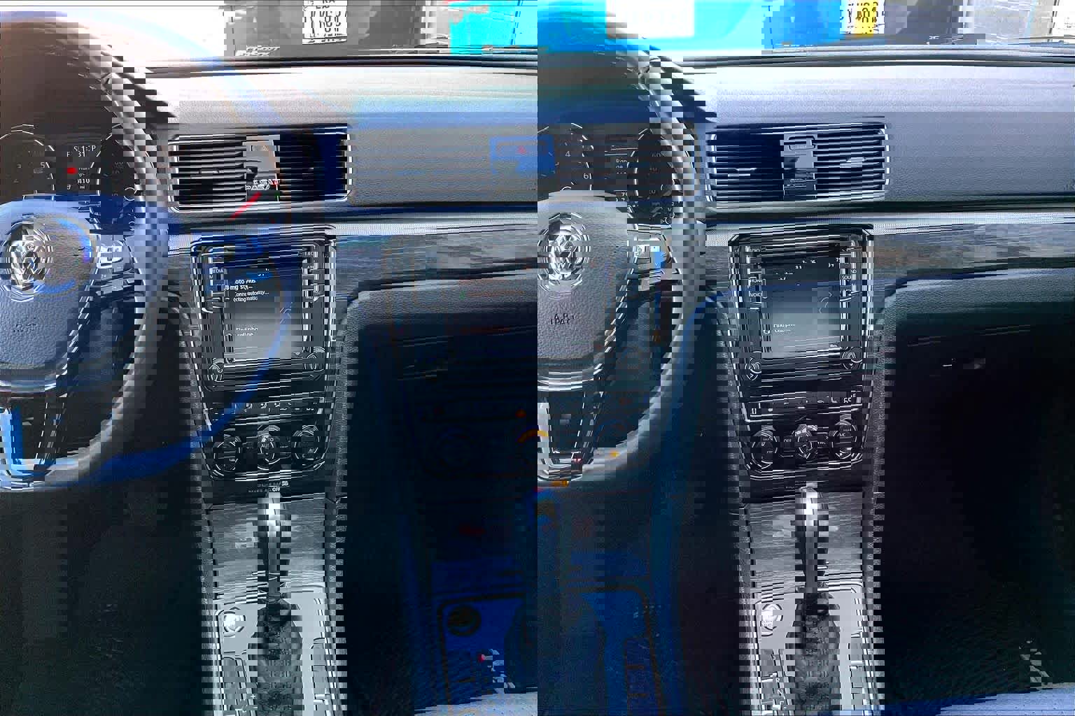 Used 2018 Volkswagen Passat 2.0T SE image 9