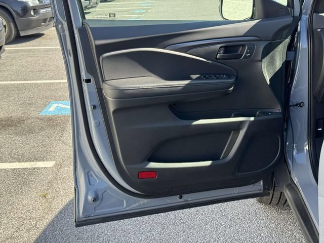 Used 2025 Honda Passport EX-L image 14
