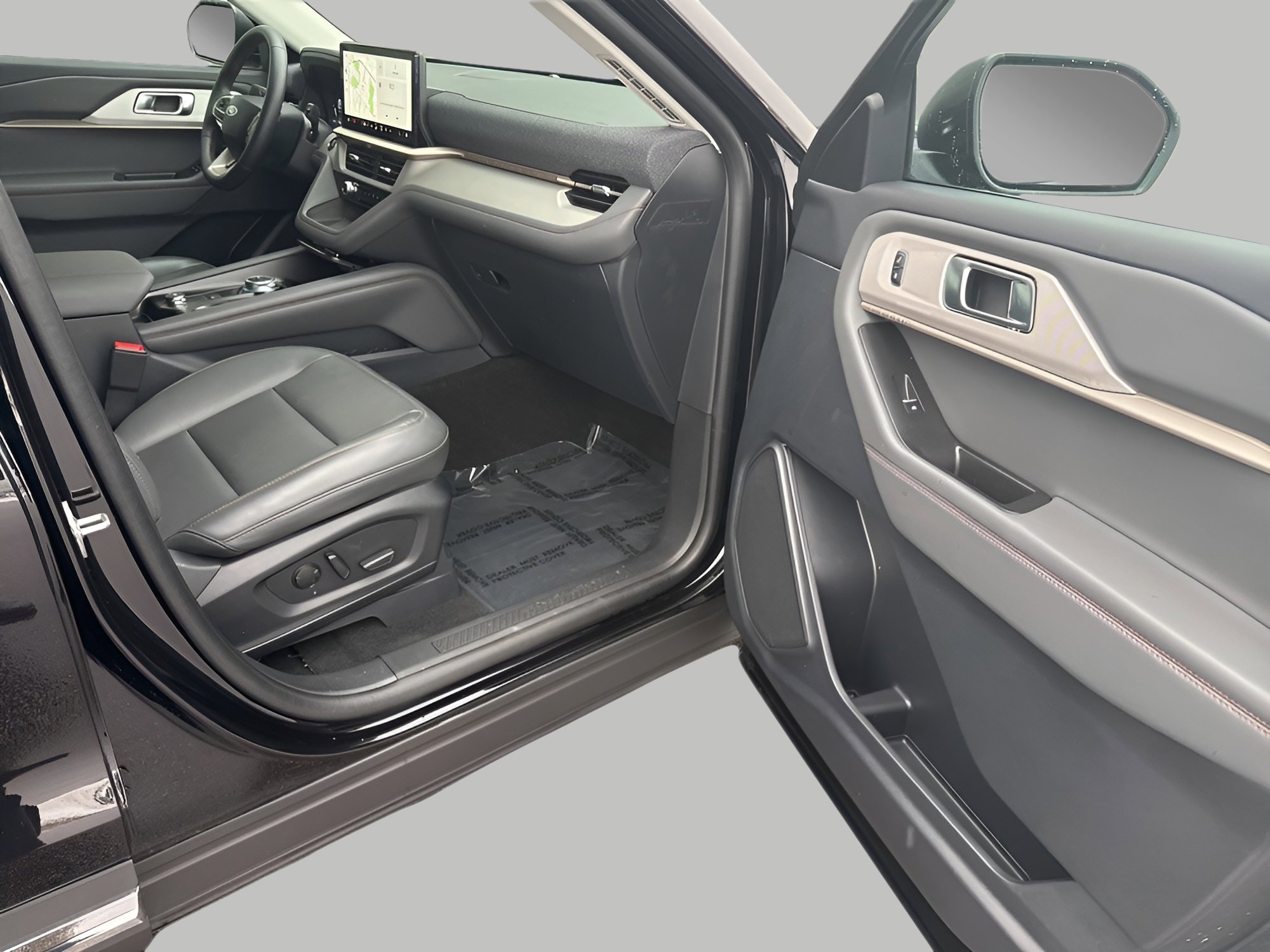 Certified 2025 Ford Explorer Active w/ Active Comfort Package image 8