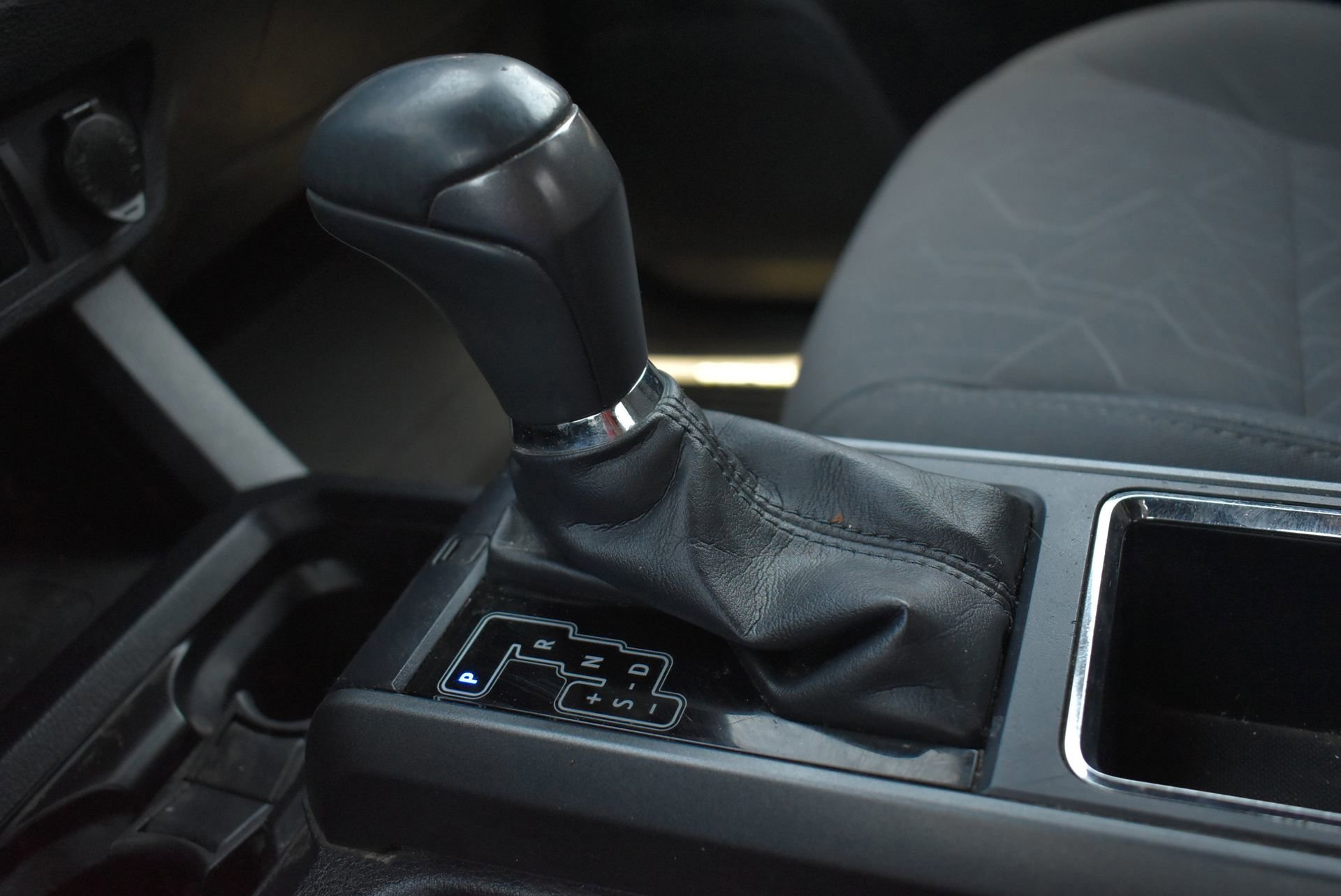 Used 2017 Toyota Tacoma TRD Sport w/ Premium & Technology Package image 30