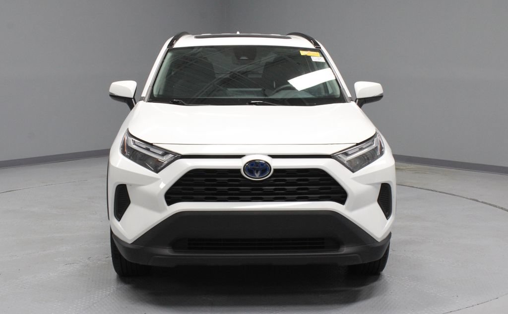 Used 2022 Toyota RAV4 XLE w/ Convenience Package AWD/4WD image 6