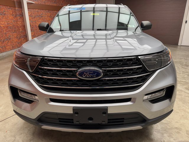 Certified 2023 Ford Explorer XLT w/ Equipment Group 202A image 8