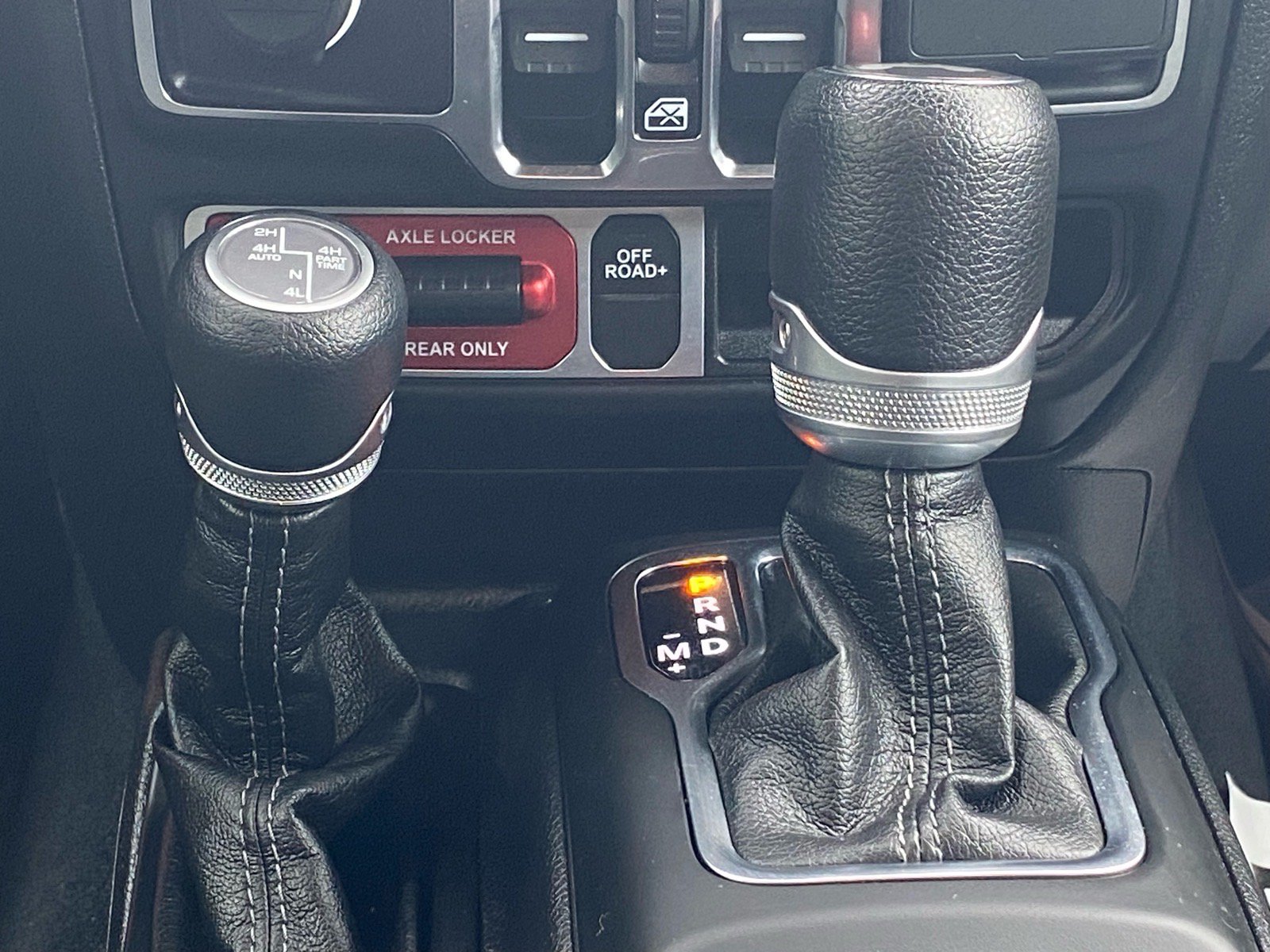 Used 2024 Jeep Wrangler Unlimited AWD/4WD image 14