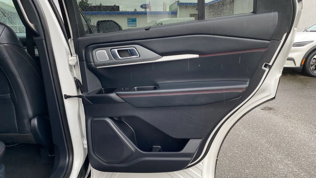 Certified 2025 Ford Explorer ST image 26