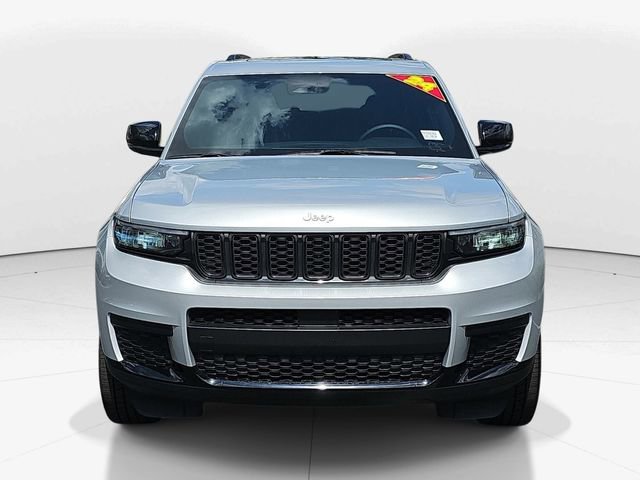 Used 2024 Jeep Grand Cherokee L Altitude AWD/4WD image 10