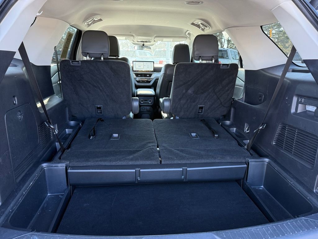 Certified 2025 Ford Explorer Active w/ Active Comfort Package image 16