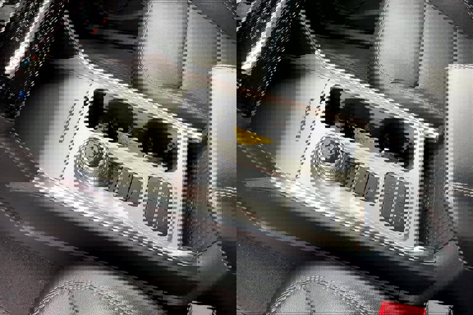 Certified 2022 Ford Explorer Limited w/ Equipment Group 301A image 16