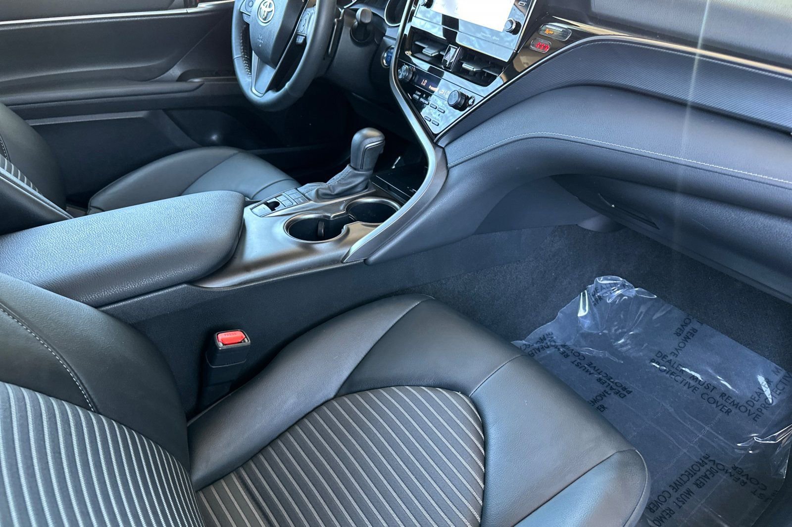 Used 2024 Toyota Camry SE w/ Audio Upgrade Package FWD image 18
