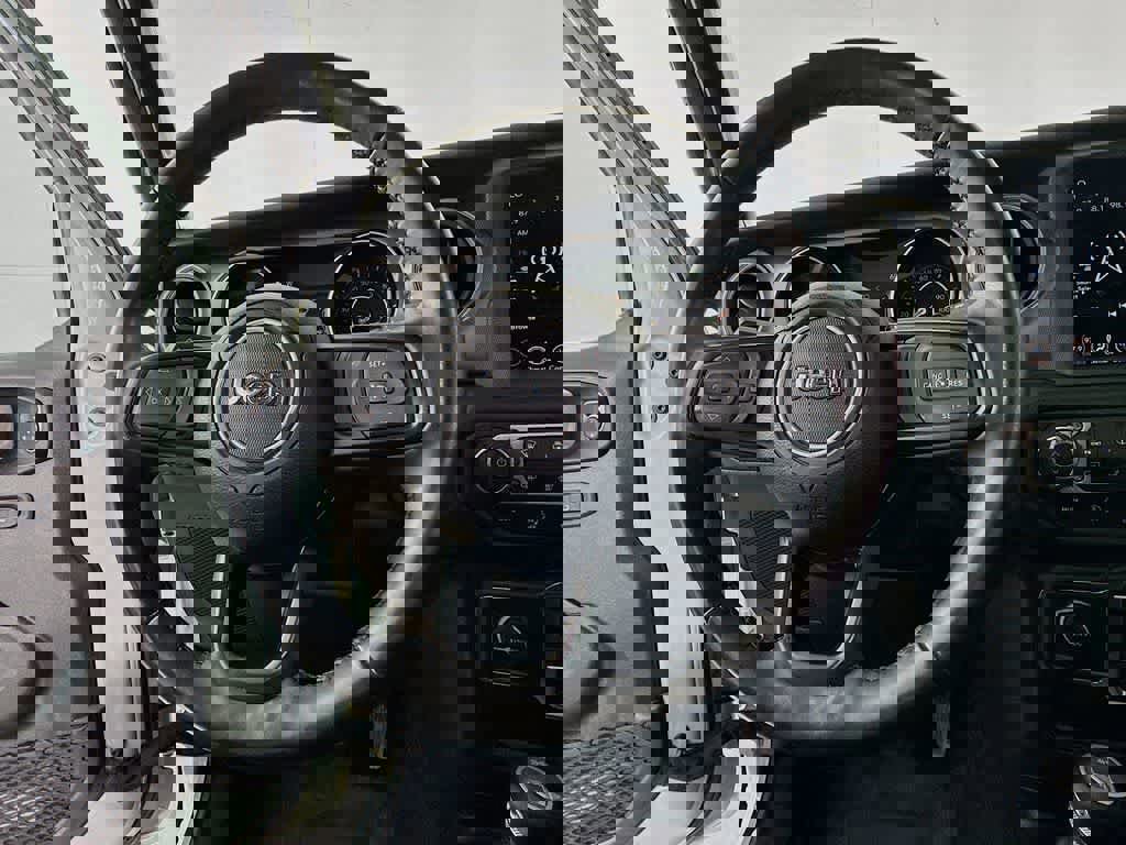 Used 2023 Jeep Wrangler Willys image 19