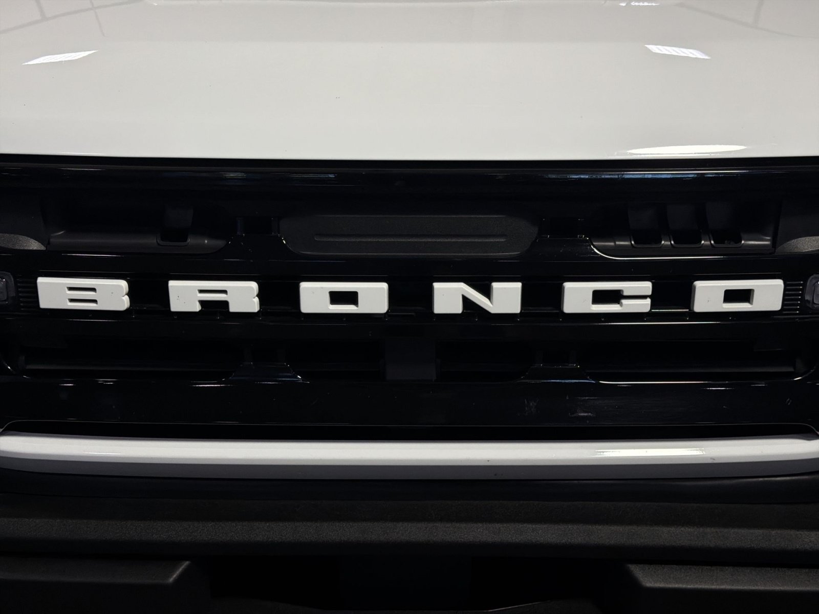 Certified 2025 Ford Bronco Outer Banks AWD/4WD image 12