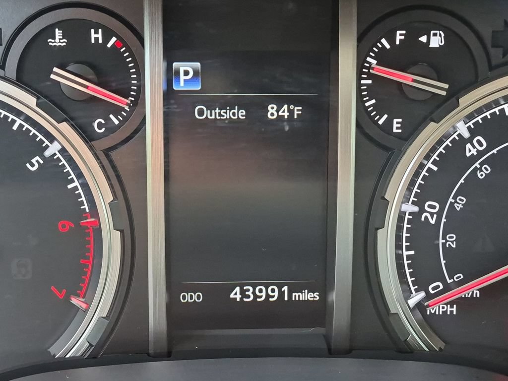 Used 2023 Toyota 4Runner Limited AWD/4WD image 27