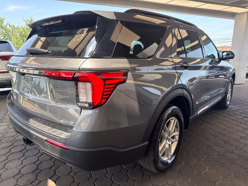 Certified 2025 Ford Explorer Active AWD/4WD image 6