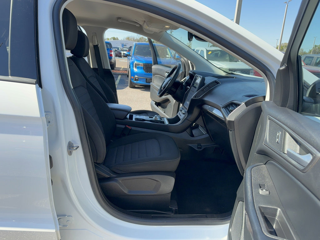 Certified 2022 Ford Edge SE w/ Black Appearance Package AWD/4WD image 14