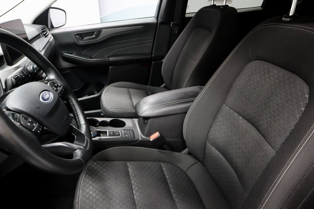 Certified 2024 Ford Escape Active w/ Cold Weather Package FWD image 24