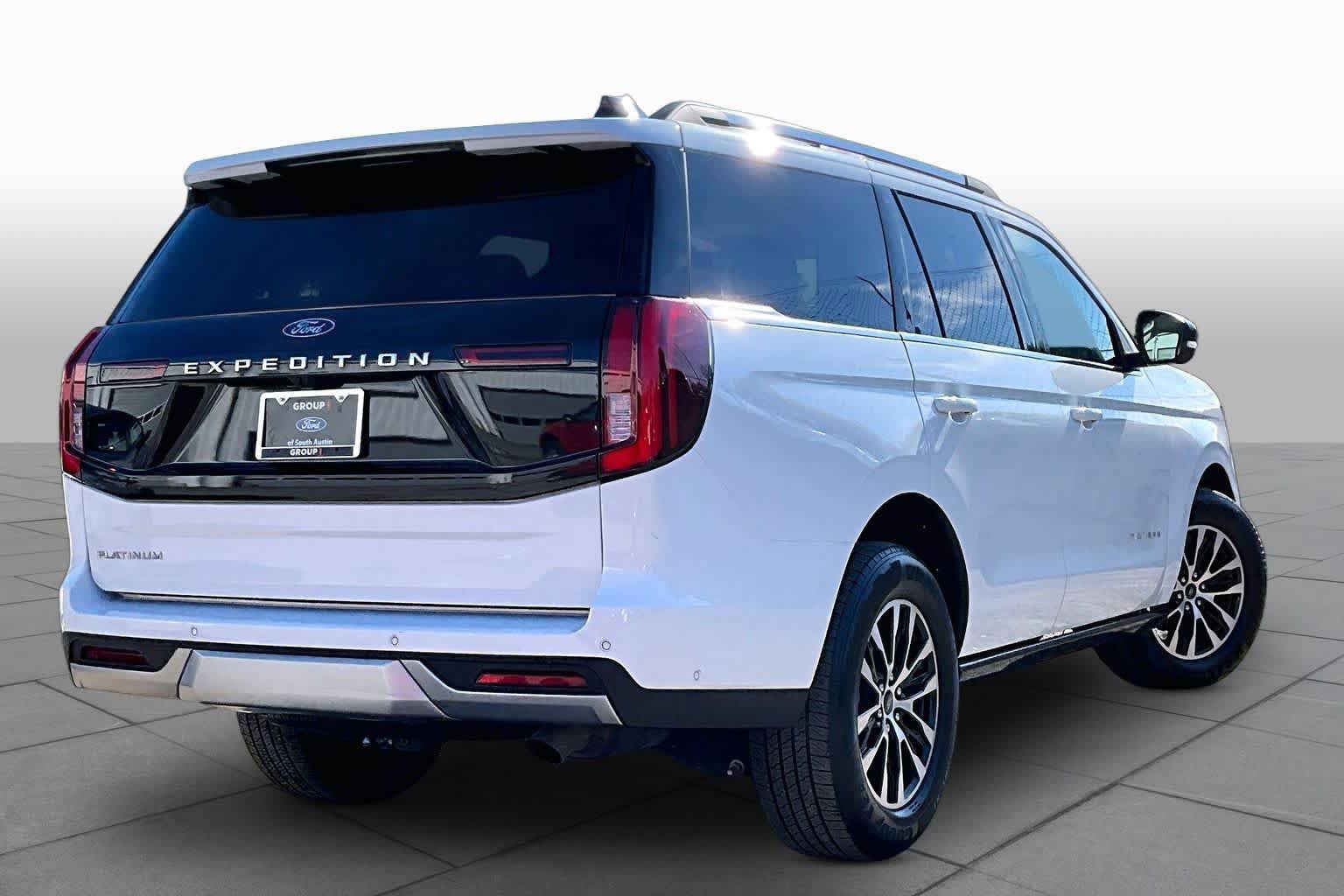 Certified 2025 Ford Expedition Platinum AWD/4WD image 12