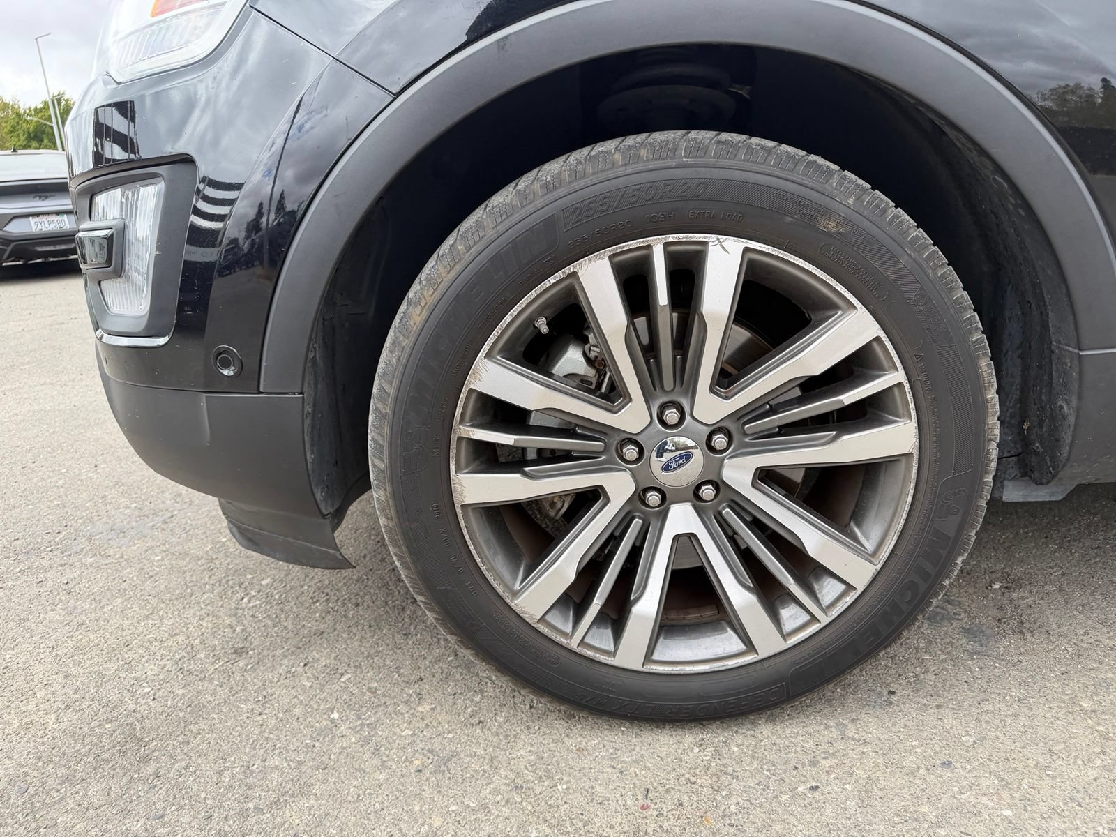 Certified 2017 Ford Explorer Platinum AWD/4WD image 9