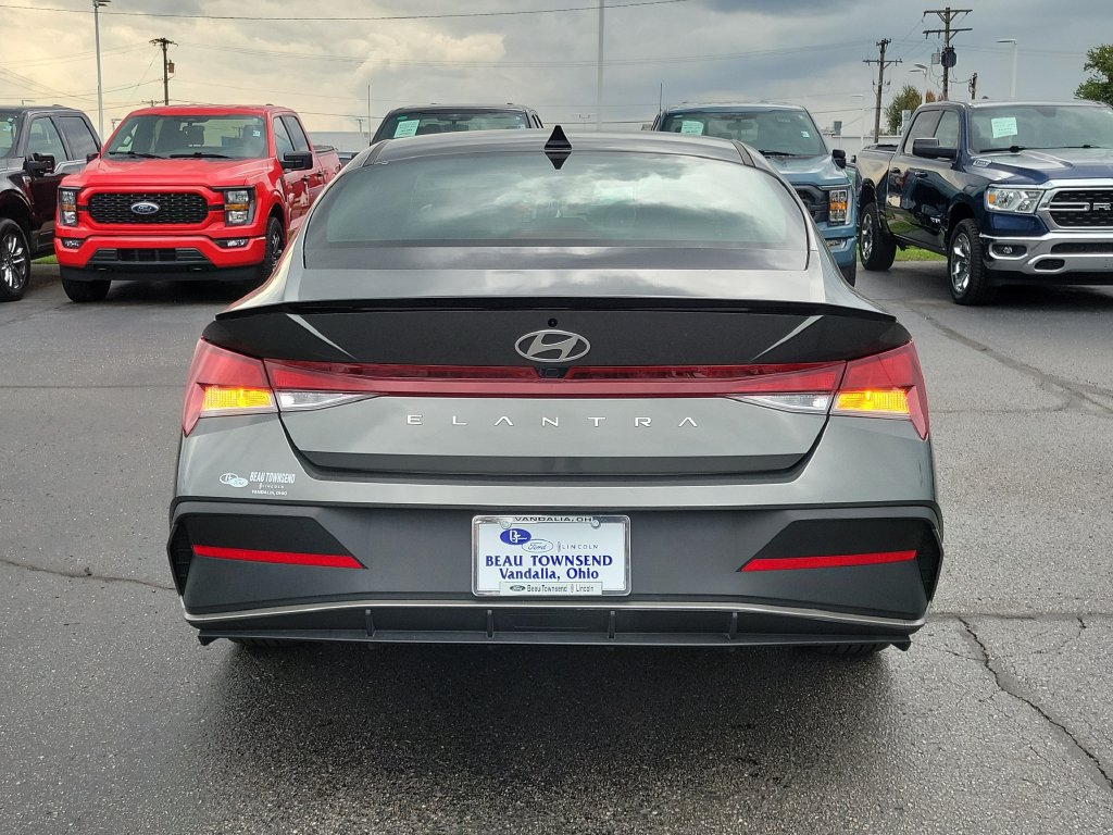 Used 2026 Hyundai Elantra Sport FWD image 5