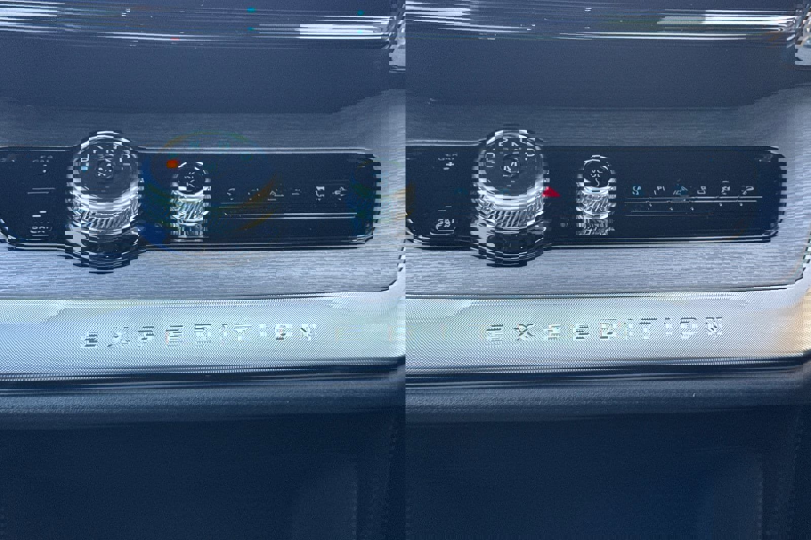 Certified 2025 Ford Expedition Max Platinum image 22