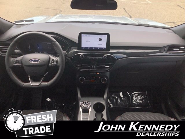 Certified 2025 Ford Escape ST-Line Select AWD/4WD image 18