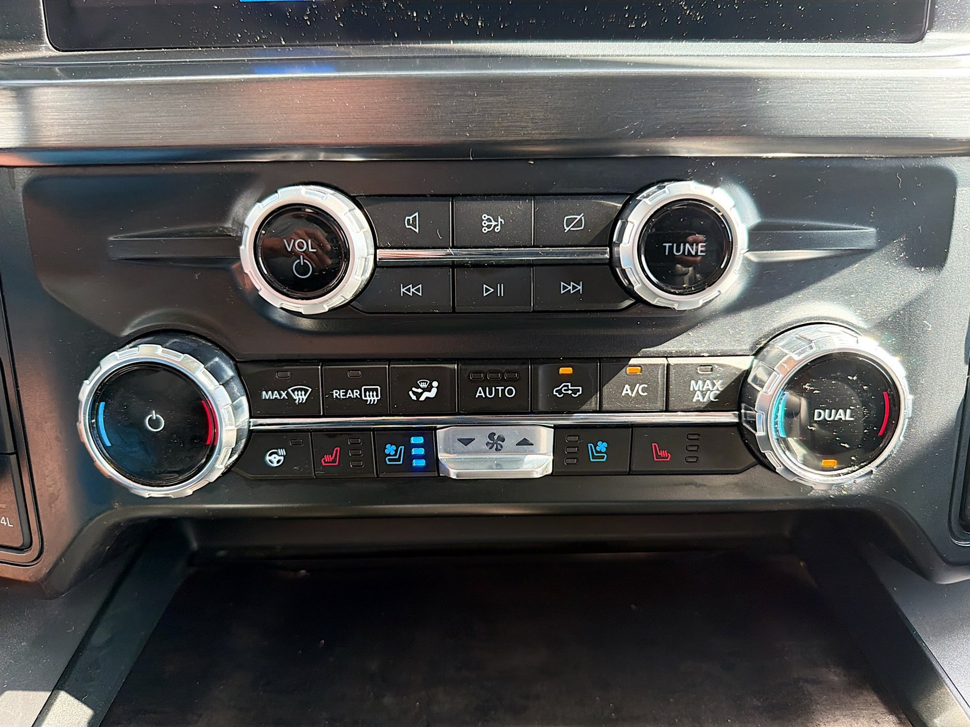 Certified 2024 Ford F250 Lariat w/ Lariat Ultimate Package AWD/4WD image 21
