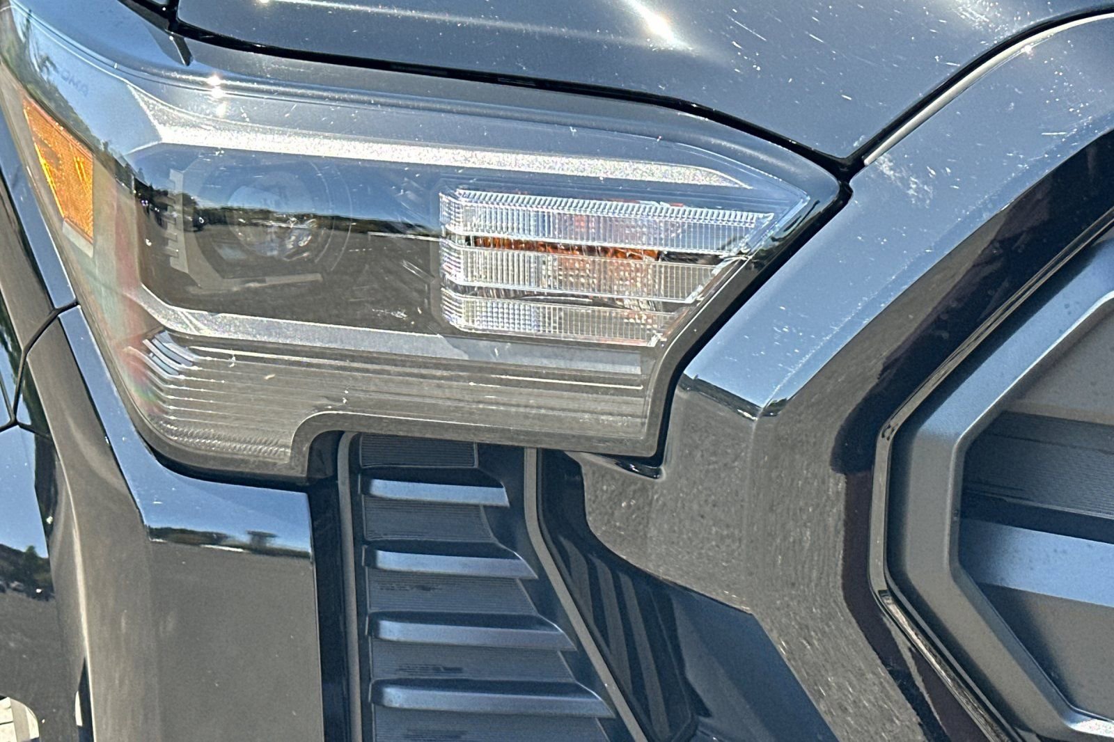 Used 2025 Toyota Tacoma SR5 AWD/4WD image 43