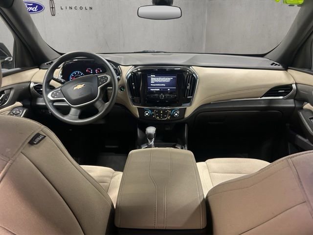 Used 2023 Chevrolet Traverse LS AWD/4WD image 2