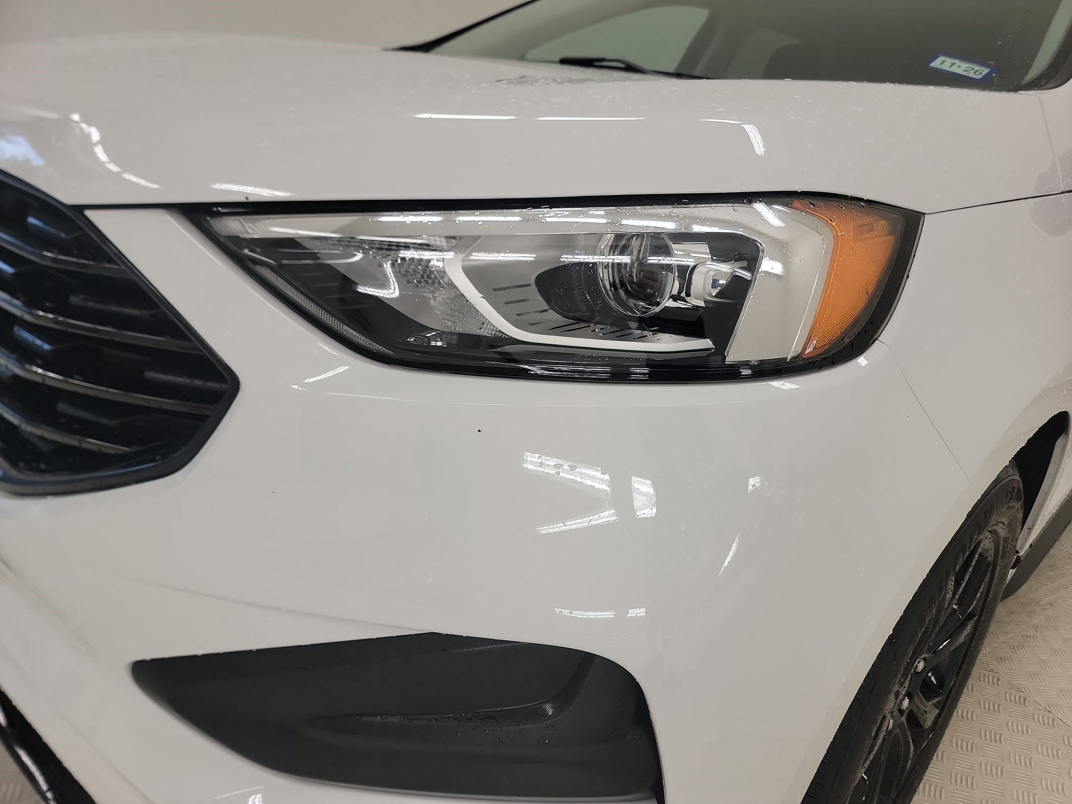 Certified 2024 Ford Edge SE w/ Black Appearance Package image 9