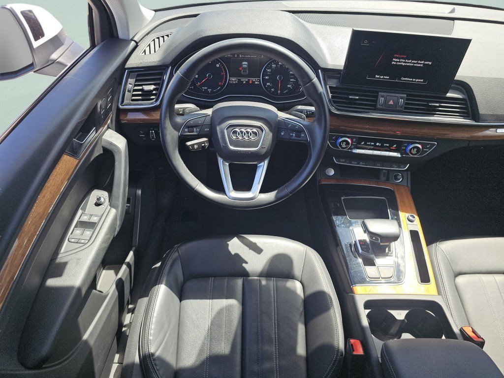 Used 2023 Audi Q5 2.0T Premium w/ Convenience Package AWD/4WD image 4