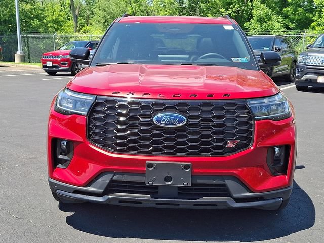 Certified 2025 Ford Explorer ST AWD/4WD image 3