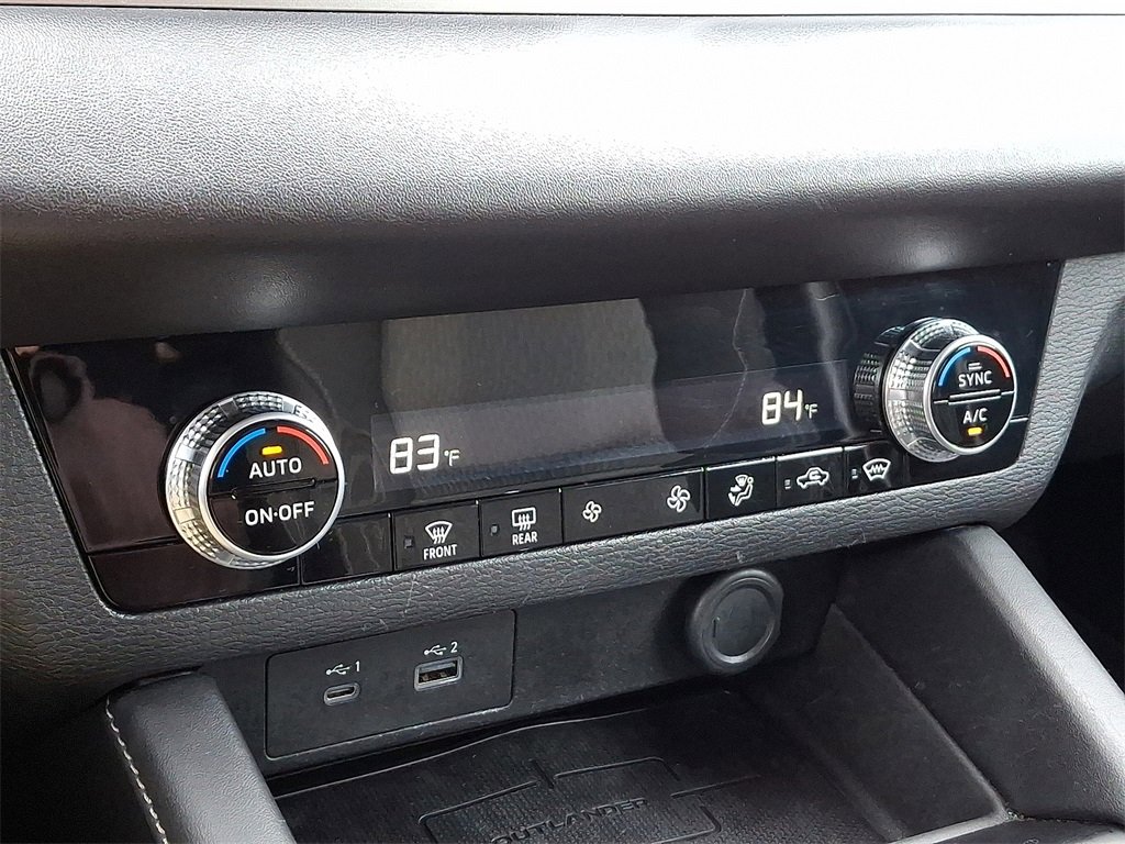 Used 2022 Mitsubishi Outlander ES image 17