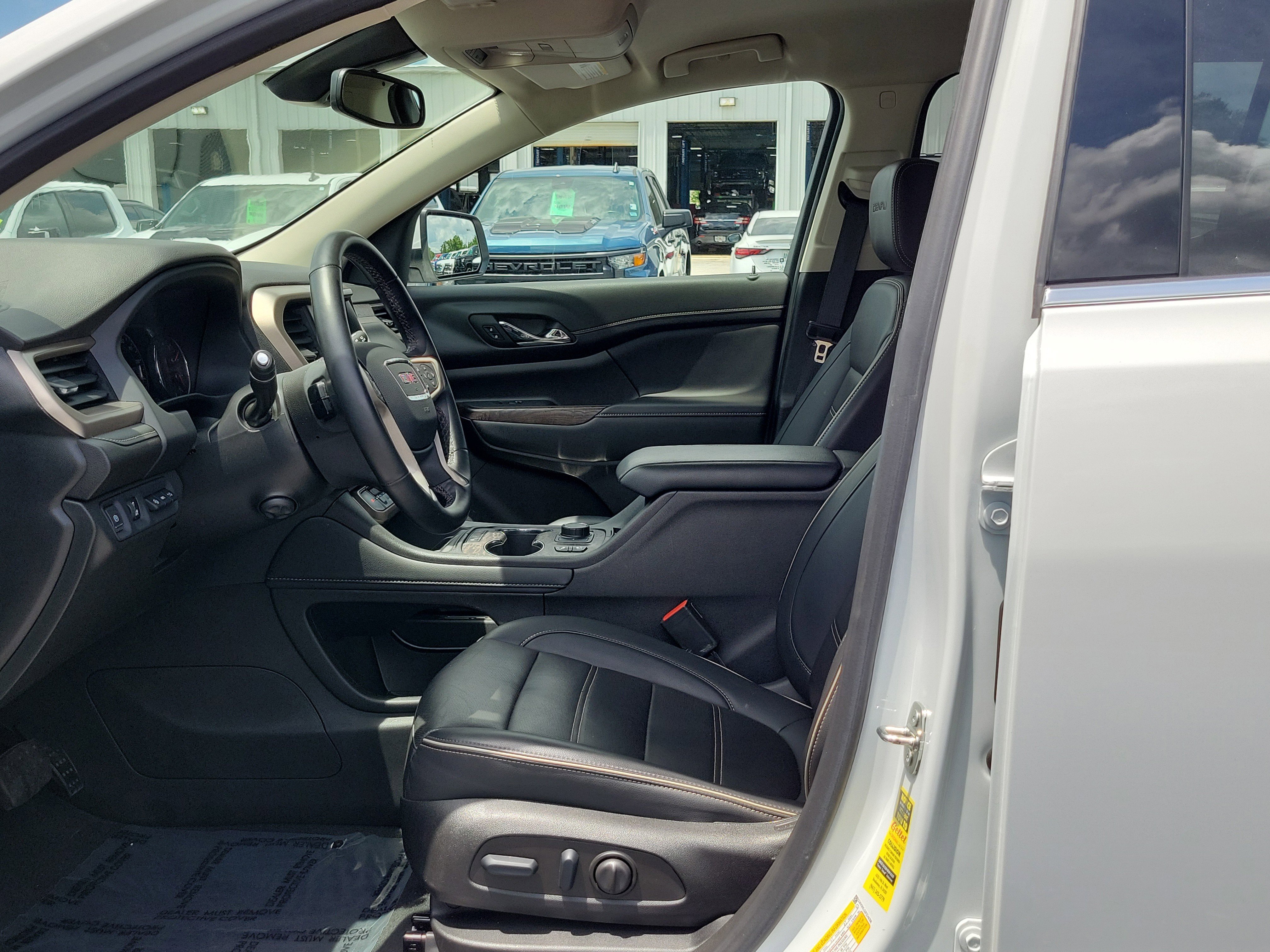 Used 2023 GMC Acadia Denali AWD/4WD image 21