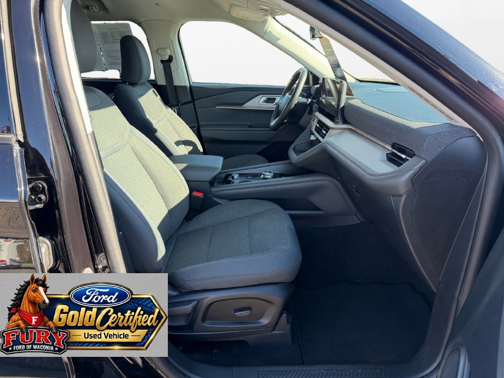 Certified 2025 Ford Explorer Active AWD/4WD image 9