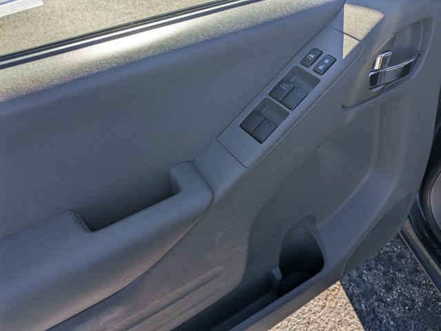 Used 2019 Nissan Frontier SV image 13