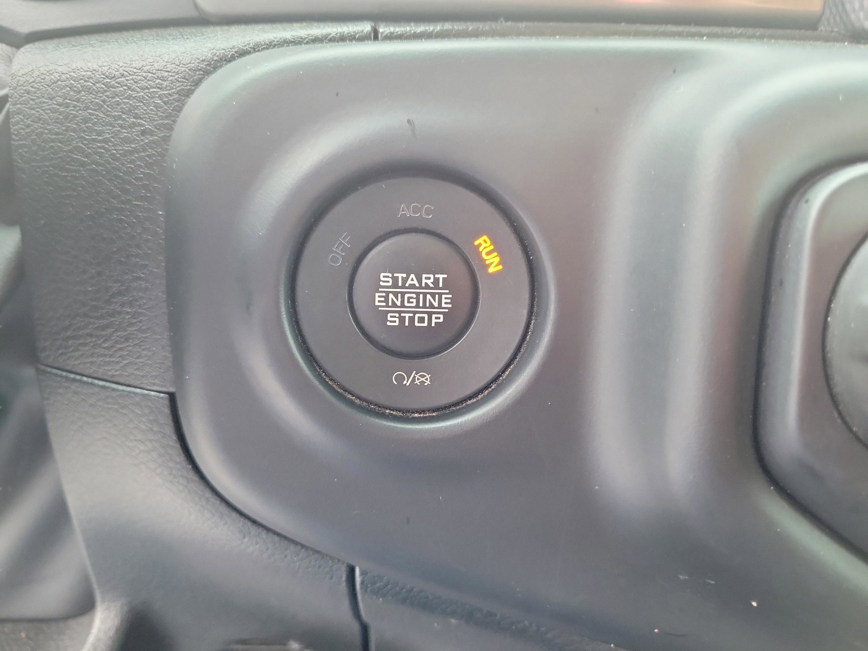 Used 2022 Jeep Gladiator Overland w/ Cold Weather Group image 11