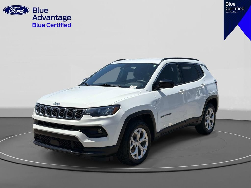 Used 2024 Jeep Compass Latitude AWD/4WD image 1