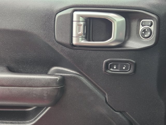 Used 2019 Jeep Wrangler Sport AWD/4WD image 22