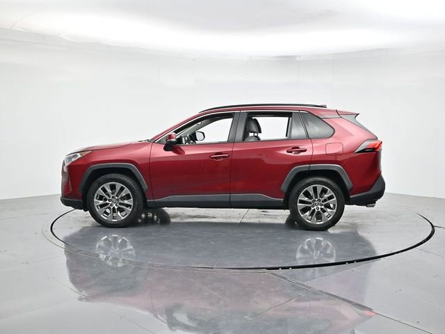 Used 2020 Toyota RAV4 XLE Premium FWD image 7