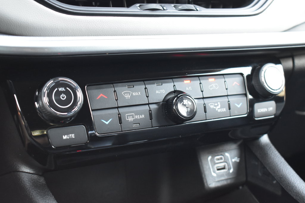 Used 2025 Jeep Compass Limited AWD/4WD image 21