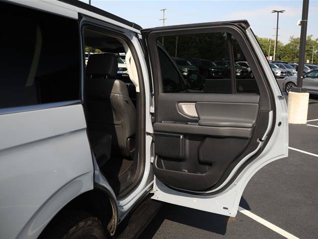 Certified 2025 Ford Expedition Active AWD/4WD image 38
