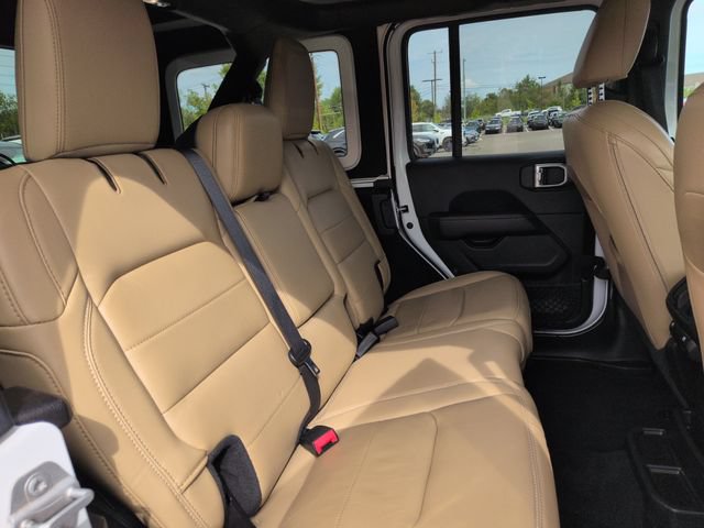 Used 2019 Jeep Wrangler Unlimited Sahara AWD/4WD image 17