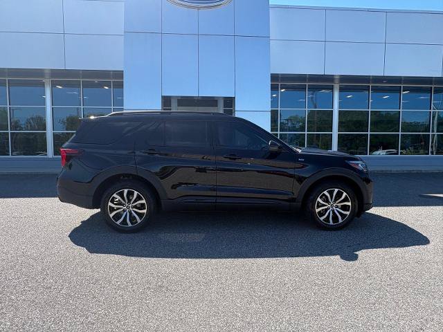 Certified 2025 Ford Explorer ST-Line AWD/4WD image 2