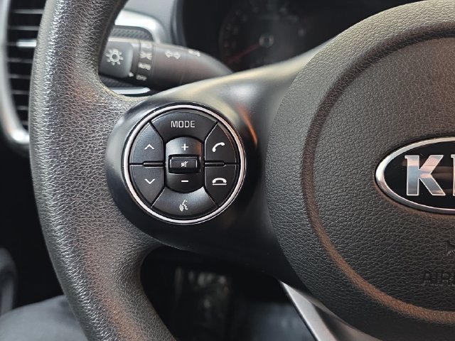 Used 2021 Kia Soul LX FWD image 16