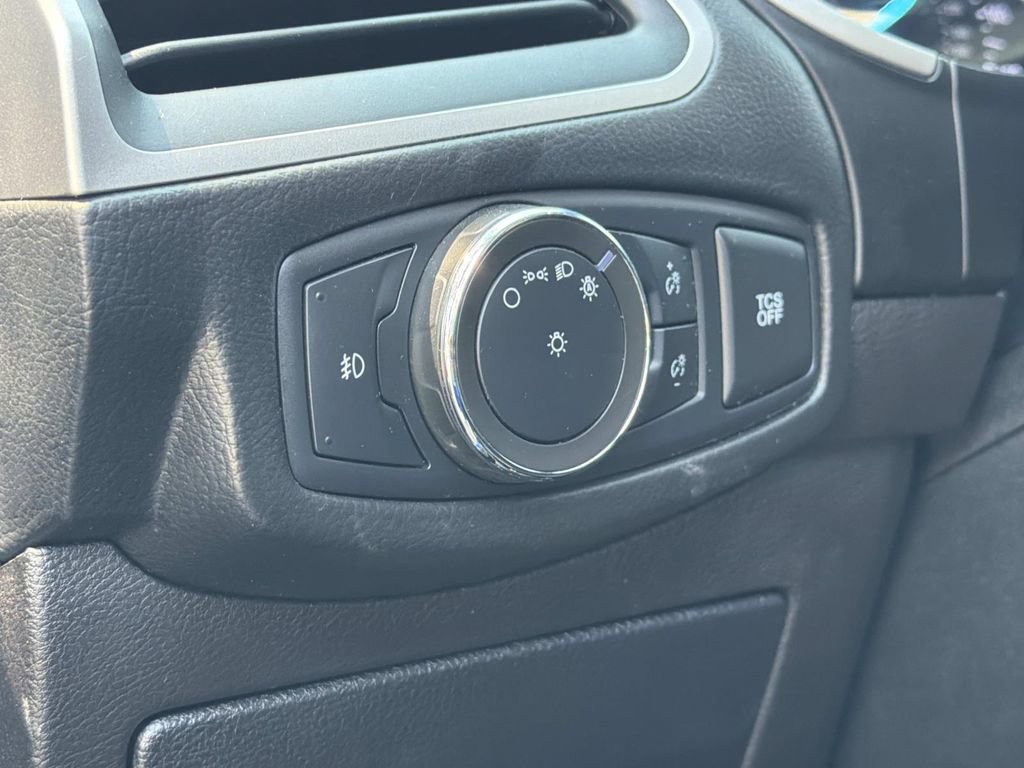 Certified 2020 Ford Edge SEL FWD image 17